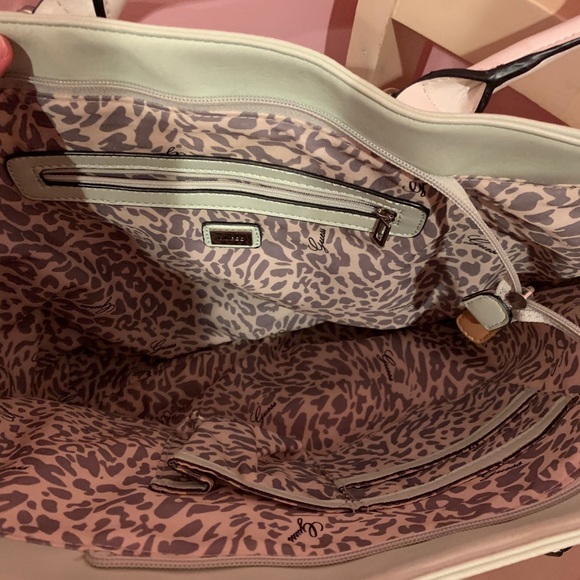 GUESS TOTE - BARELY USED - Picture 2 of 2